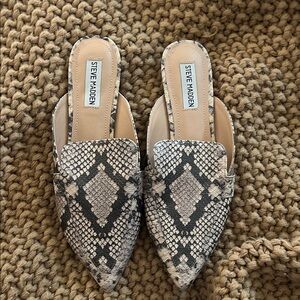 Steve Madden Black and Gray Snake Pattern Mules Size 9